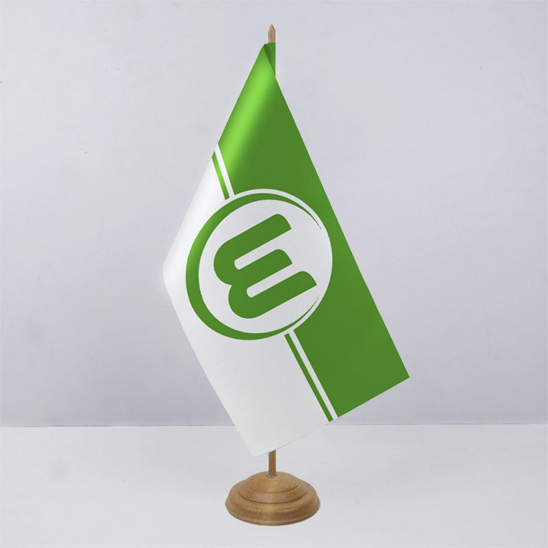 Флажок ФК Вольфсбург (Wolfsburg) на деревянной подставке Флажок ФК Вольфсбург (Wolfsburg) на деревянной подставке